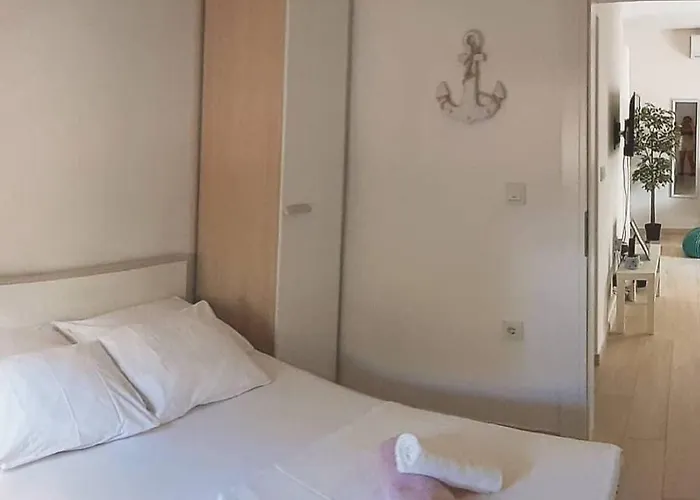 Irina Apartment *